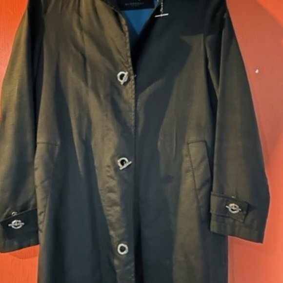 Burberry Car Coat with 100% Wool Removeable Liner. Black. Small